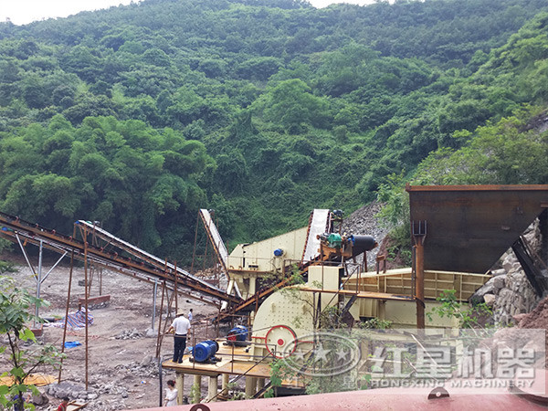 河南錘式破碎機生產現場